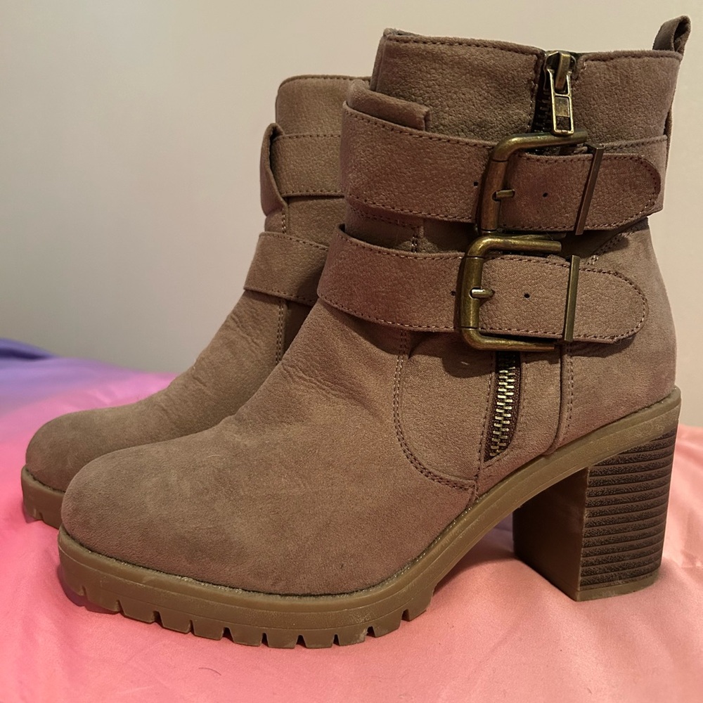 Never been worn. Have had in storage ready to finally part with them.